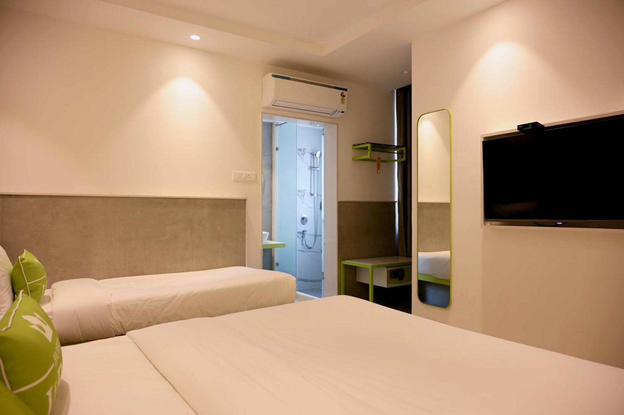Hotel Le Roi Express Karol Bagh Delhi Zewnętrze zdjęcie